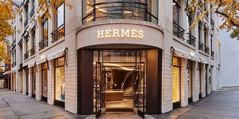 hermes store oak street.